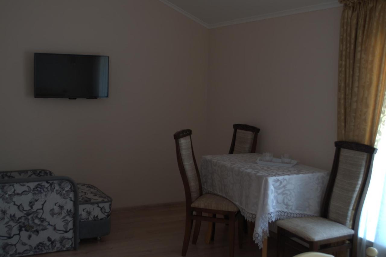 Guest House 12 Mesyatsev Çornomorsk Dış mekan fotoğraf